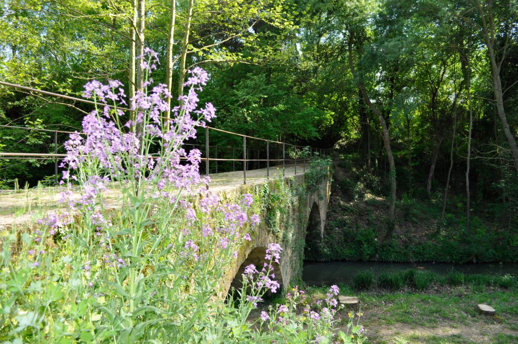 Pont romànic de Maià de Montcal